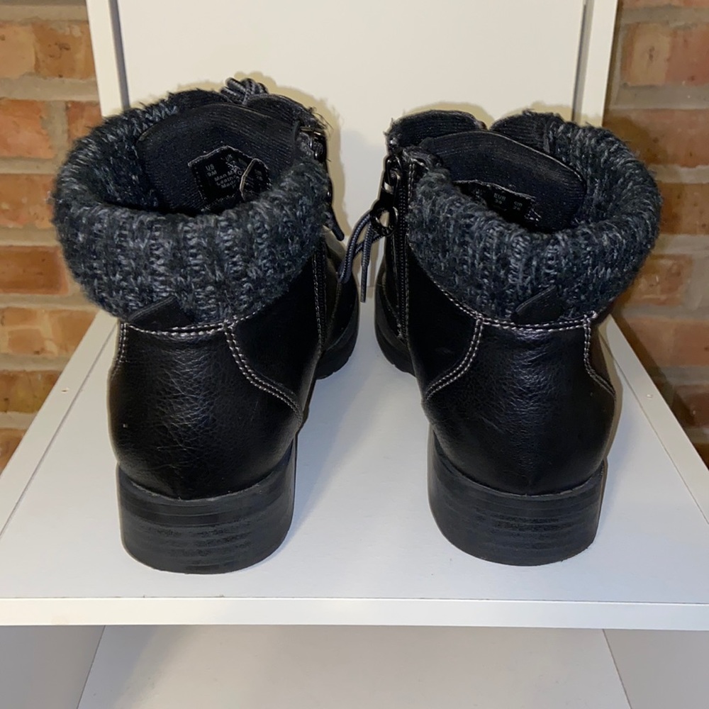 Ladies Black zip-up Boots & adjustable laces